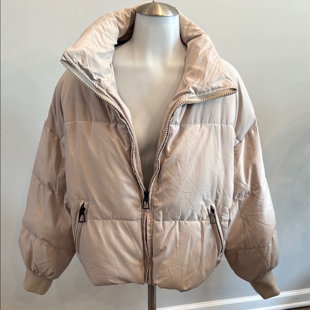 SHEIN XS Cream Puffer Jacket with High Turtleneck Collar and Quilted Design - Picture 4 of 10